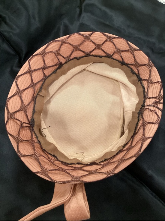 VTG Fascinator or pillbox hat. Beautifully crafted hats from the 1950s main image 6